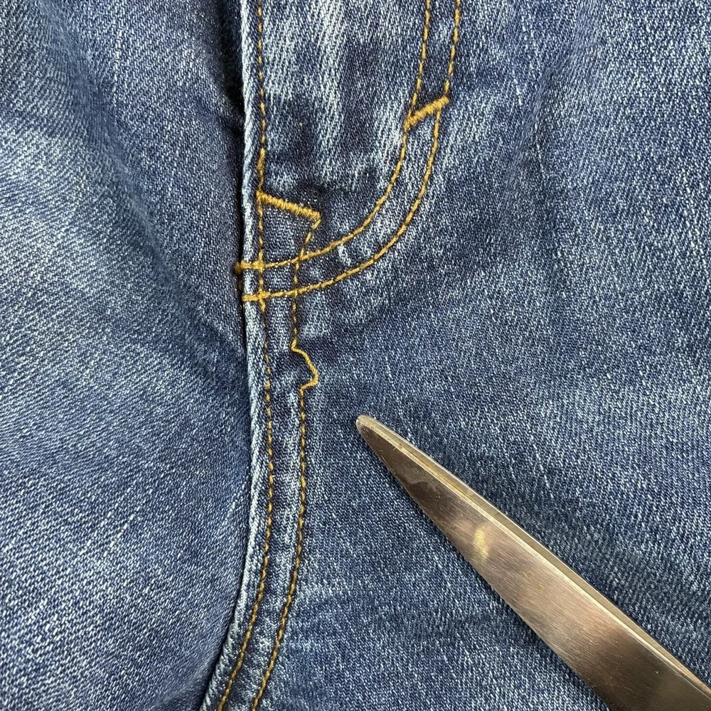 Banana Republic Athletic Fit Jeans Men's 36x29 Mid Rise Med Wash Denim Whiskered